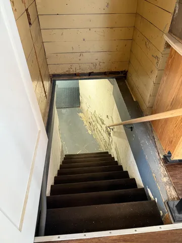 $230,000 | 479 4th Street, Manistee, MI 49660