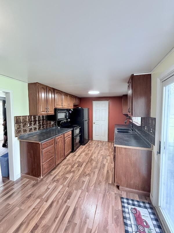 5183 North Oak Road Davison, MI 48423 - Photo 11 of 20 Galley Kitchen