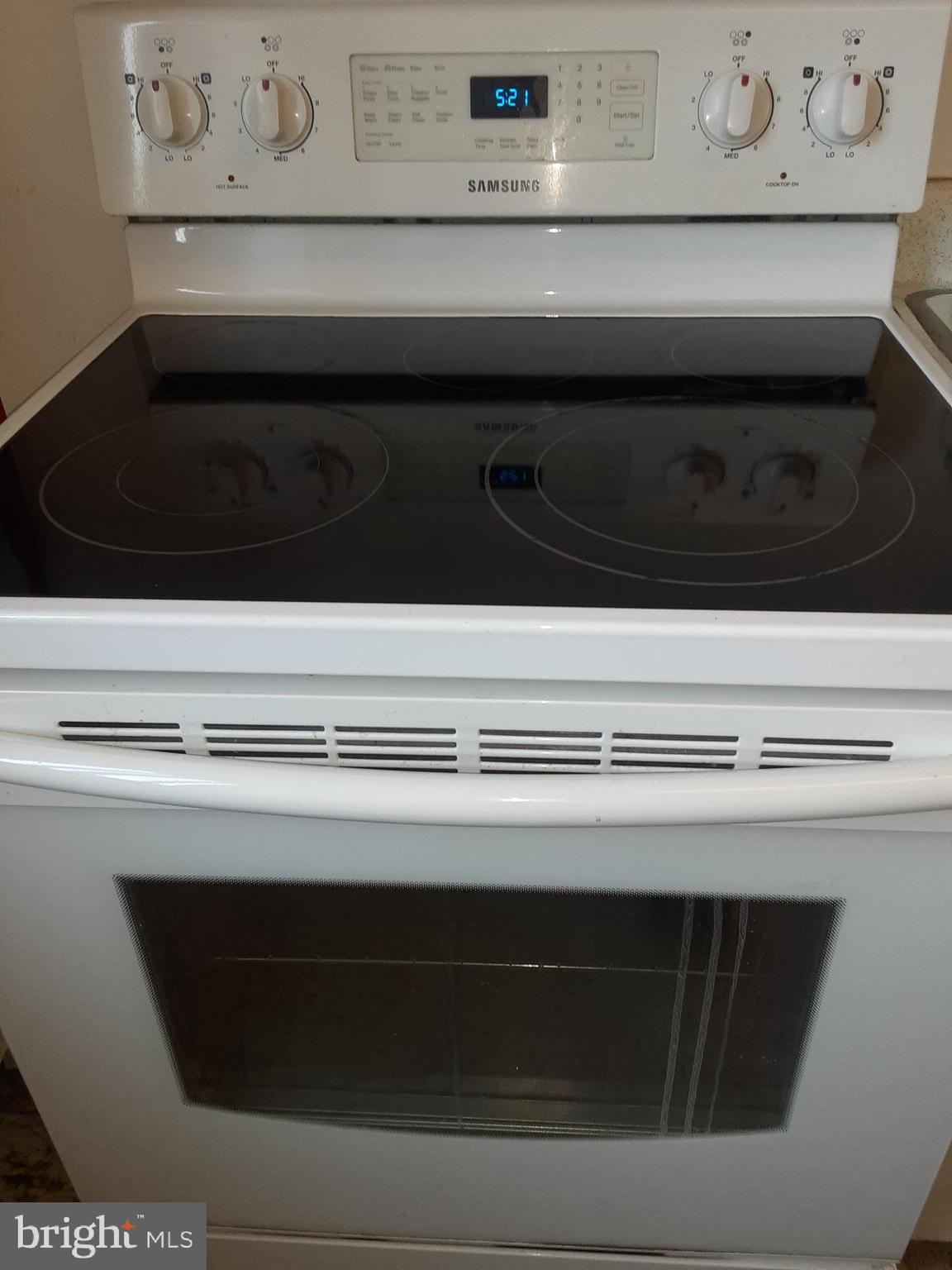 90 Prospect Avenue, Unit 4B Hackensack, NJ 07601 - Photo 17 of 29 Samsung Electric Stove / Oven