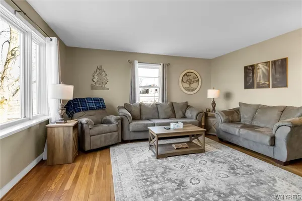 $225,000 | 9471 York Road, Le Roy, NY 14482