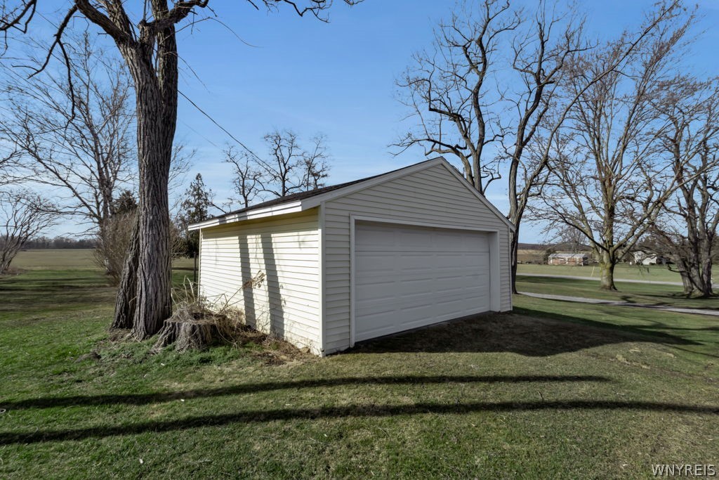 9471 York Road Le Roy, NY 14482 - Photo 5 of 36