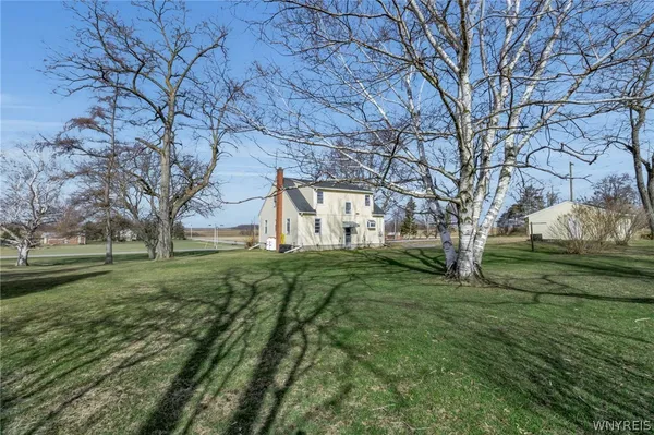 $225,000 | 9471 York Road, Le Roy, NY 14482