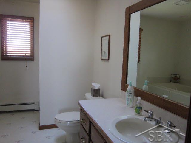 4437 Hackett Road Saginaw, MI 48603 - Photo 8 of 12 20057084-7.JPG