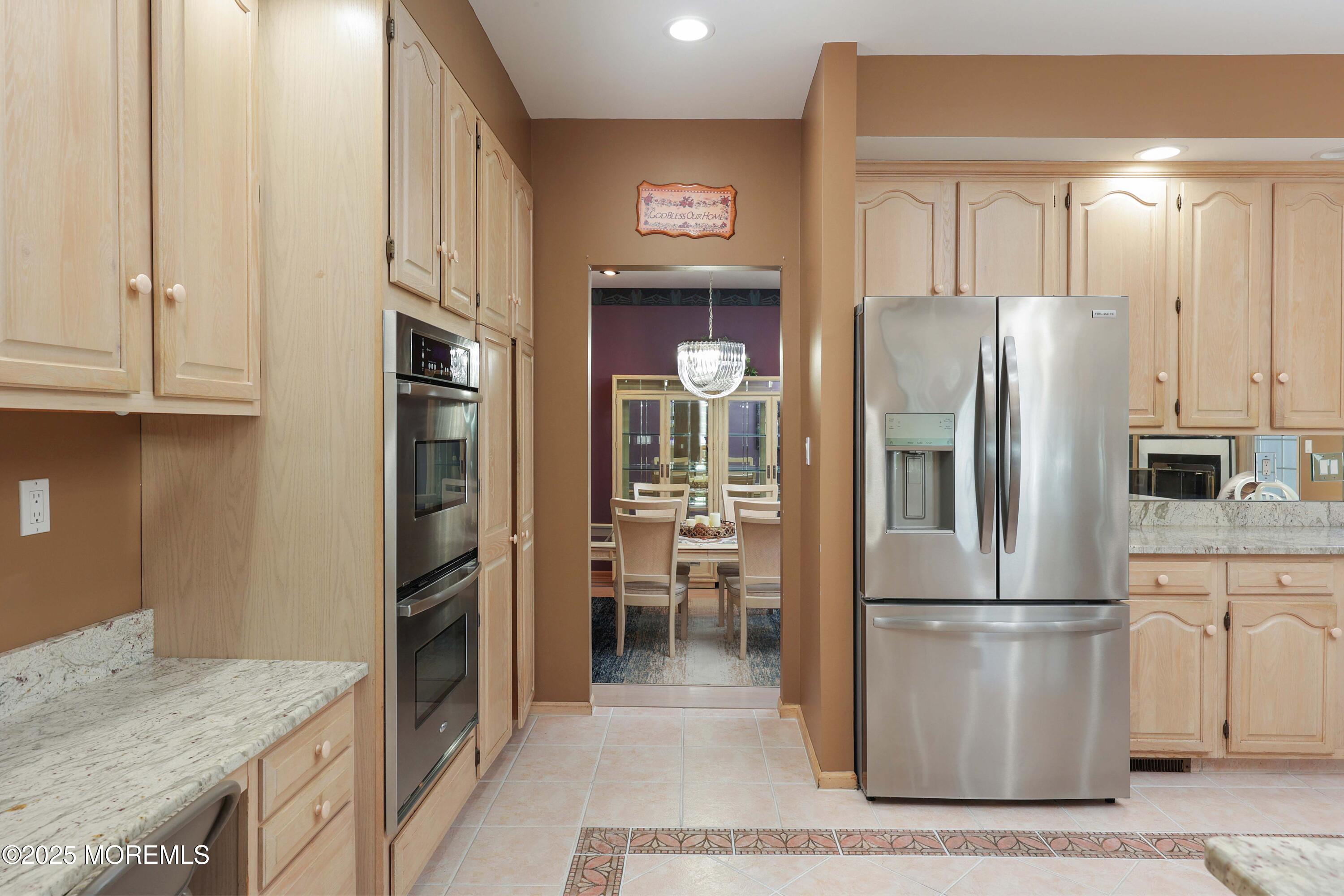 3 Magnolia Court Matawan, NJ 07747 - Photo 15 of 61 758A4413