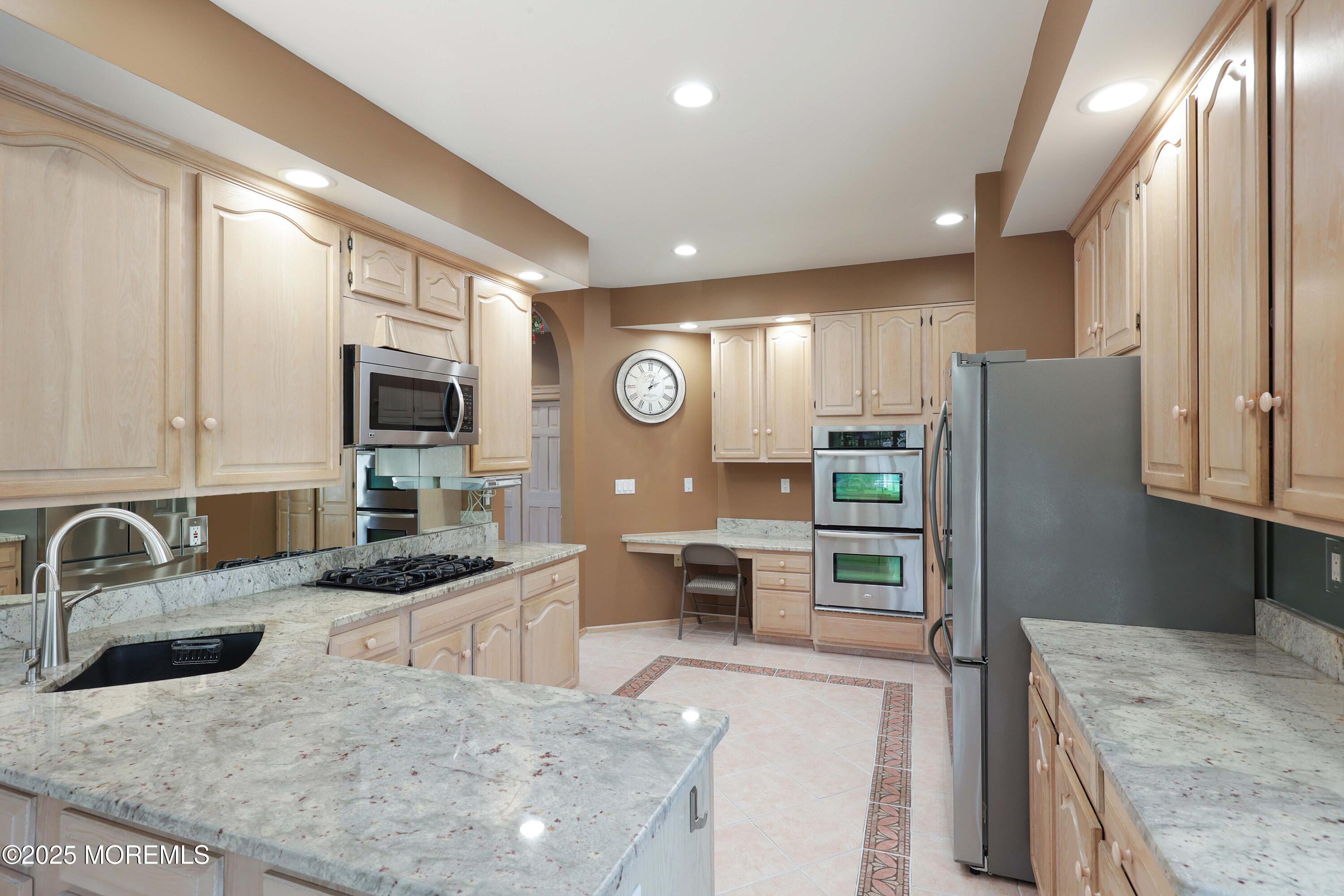 3 Magnolia Court Matawan, NJ 07747 - Photo 16 of 61 758A4397