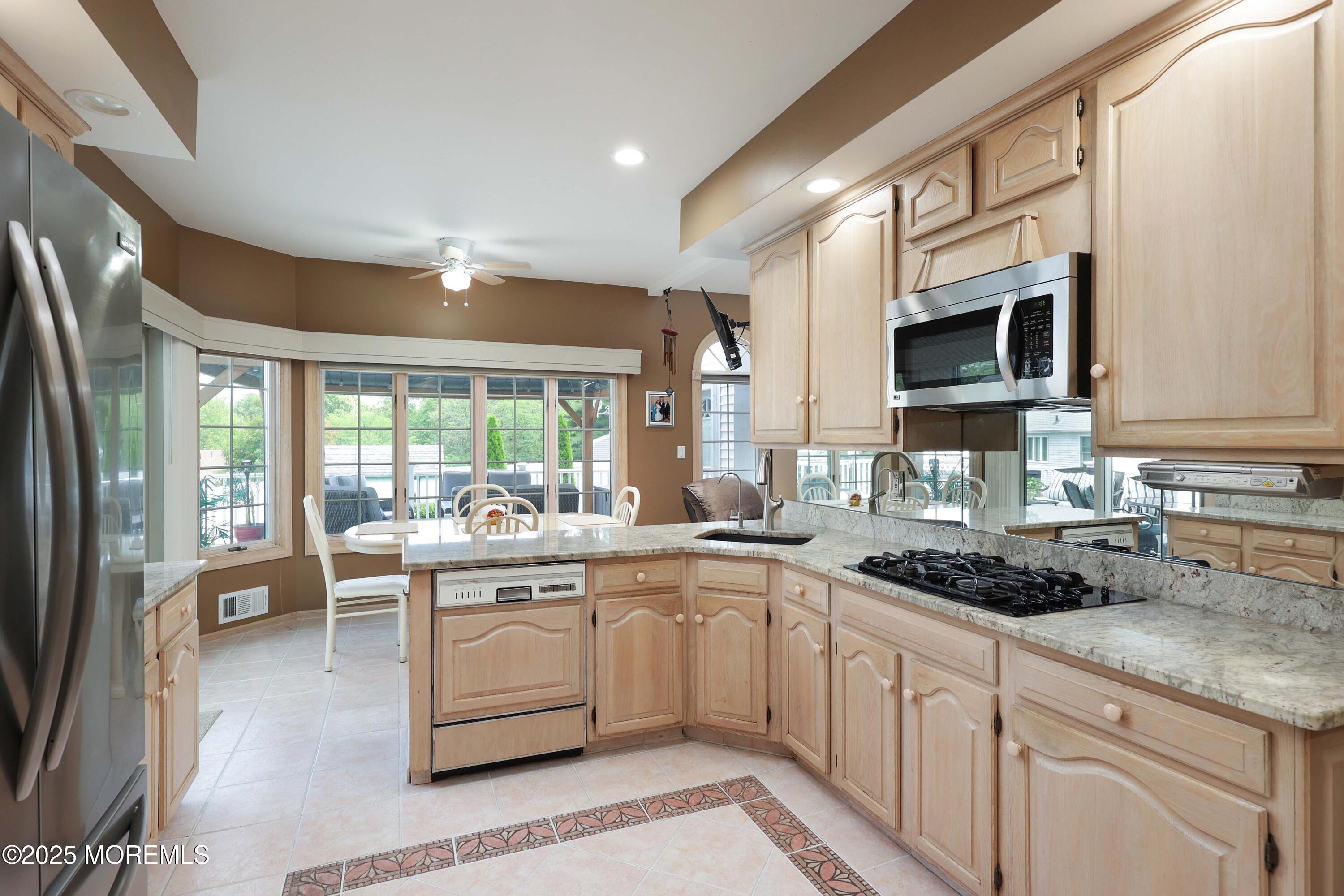 3 Magnolia Court Matawan, NJ 07747 - Photo 17 of 61 758A4389