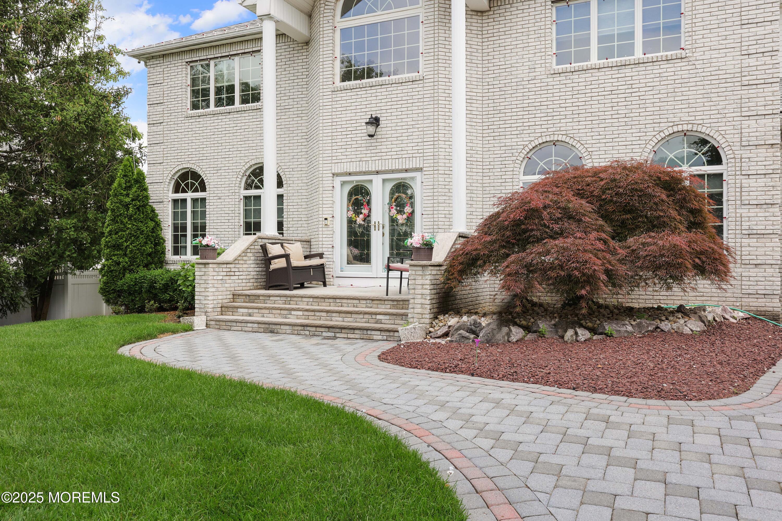 3 Magnolia Court Matawan, NJ 07747 - Photo 6 of 61 758A4189_90_91_92_93