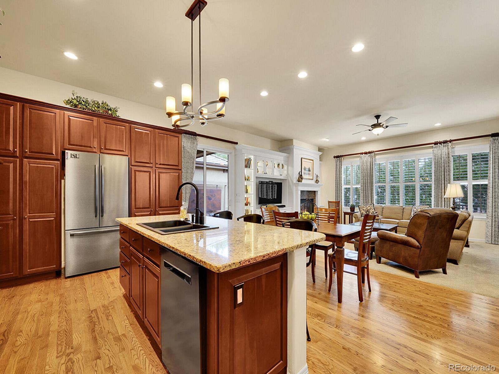 2571 Hunters Place Highlands Ranch, CO 80129 - Photo 19 of 50 Gallery Image 19