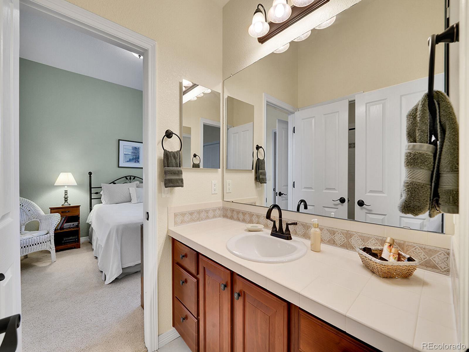 2571 Hunters Place Highlands Ranch, CO 80129 - Photo 26 of 50 Gallery Image 26