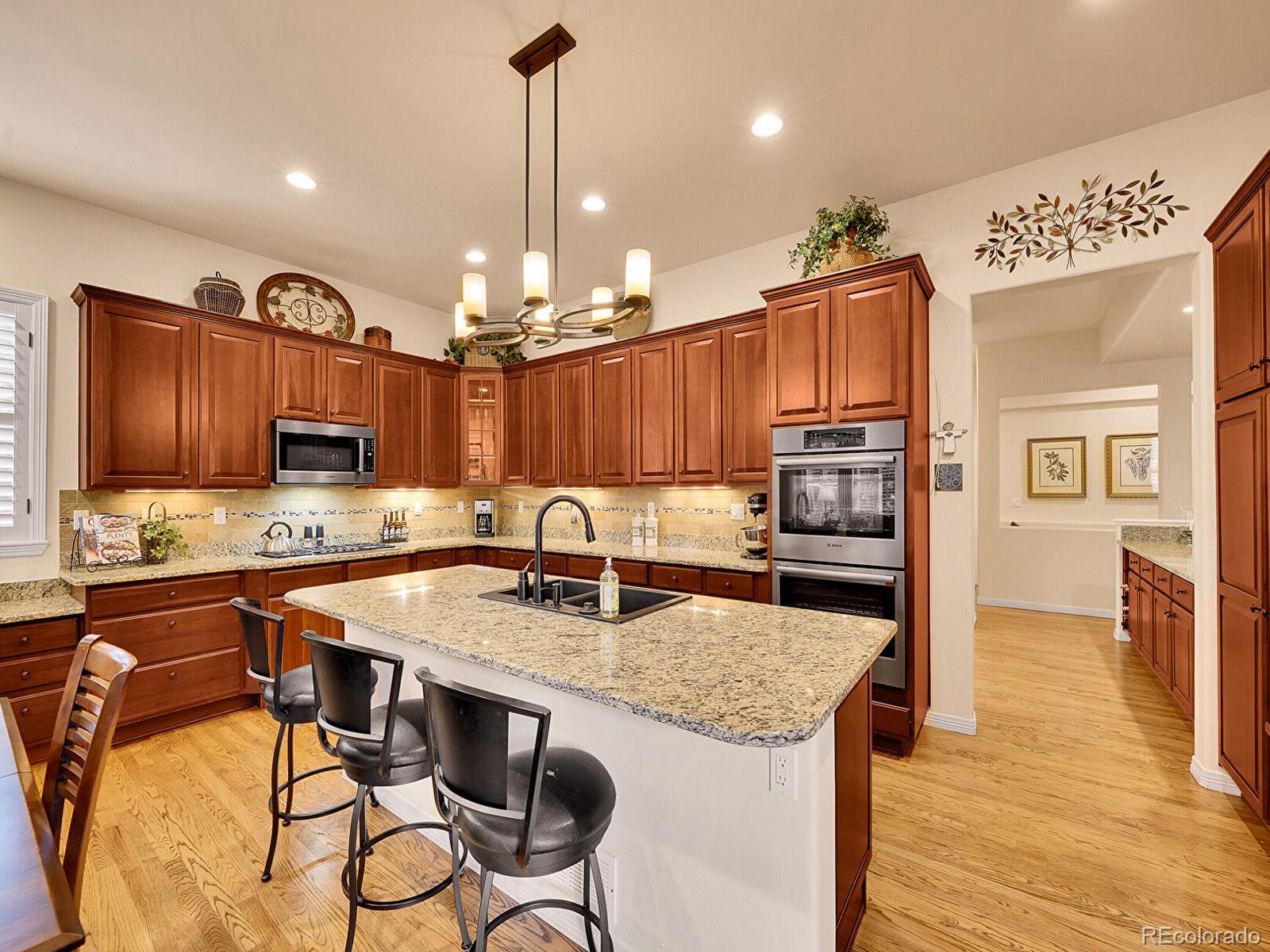 2571 Hunters Place Highlands Ranch, CO 80129 - Photo 4 of 50 Gallery Image 4