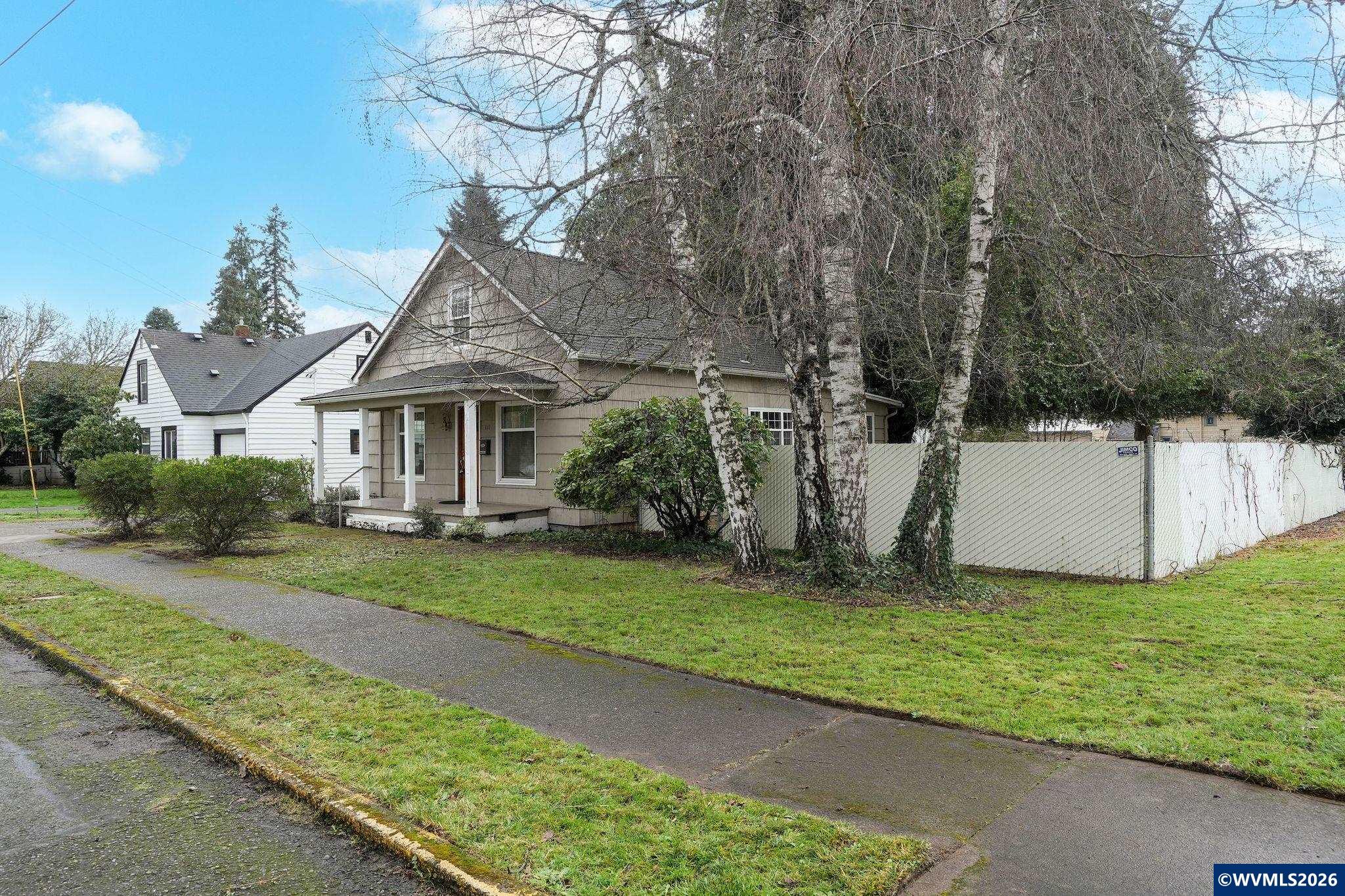 612 Walnut Street Lebanon, OR 97355 - Photo 2 of 31 Gallery Image 2