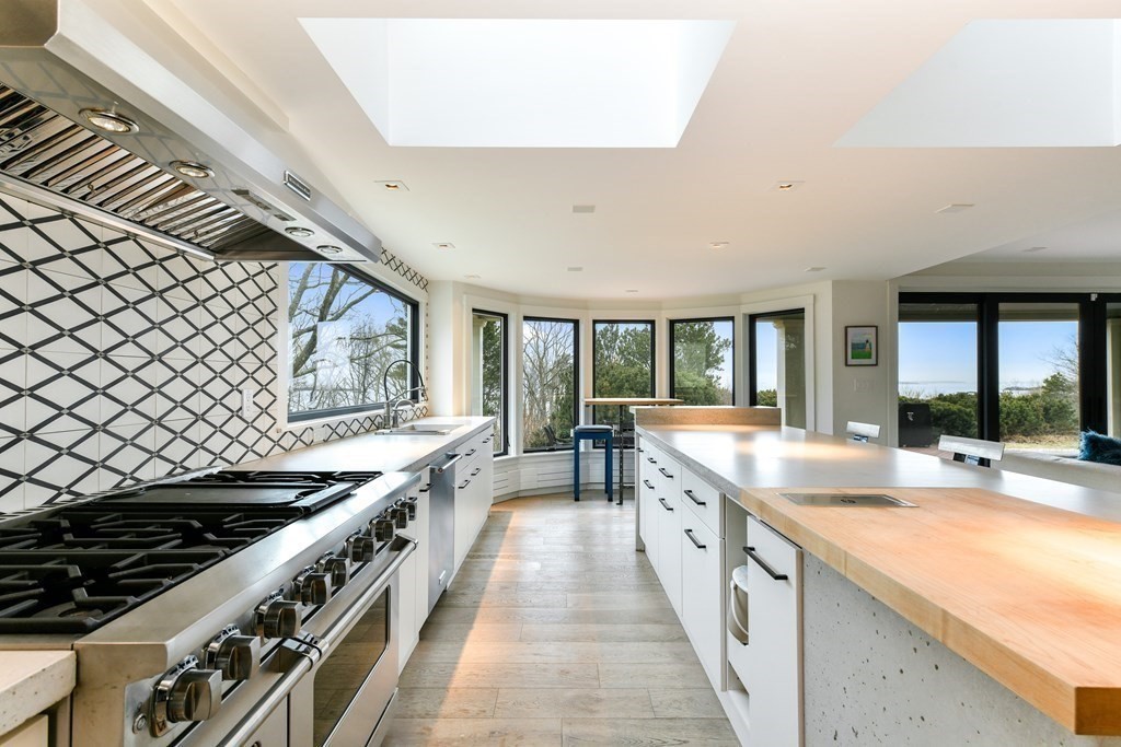 301 Summer Street Manchester, MA 01944 - Photo 5 of 29