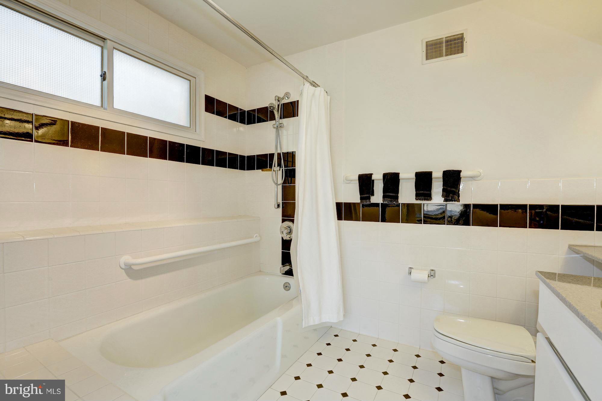 5701 Newington Road Bethesda, MD 20816 - Photo 11 of 30 Bath