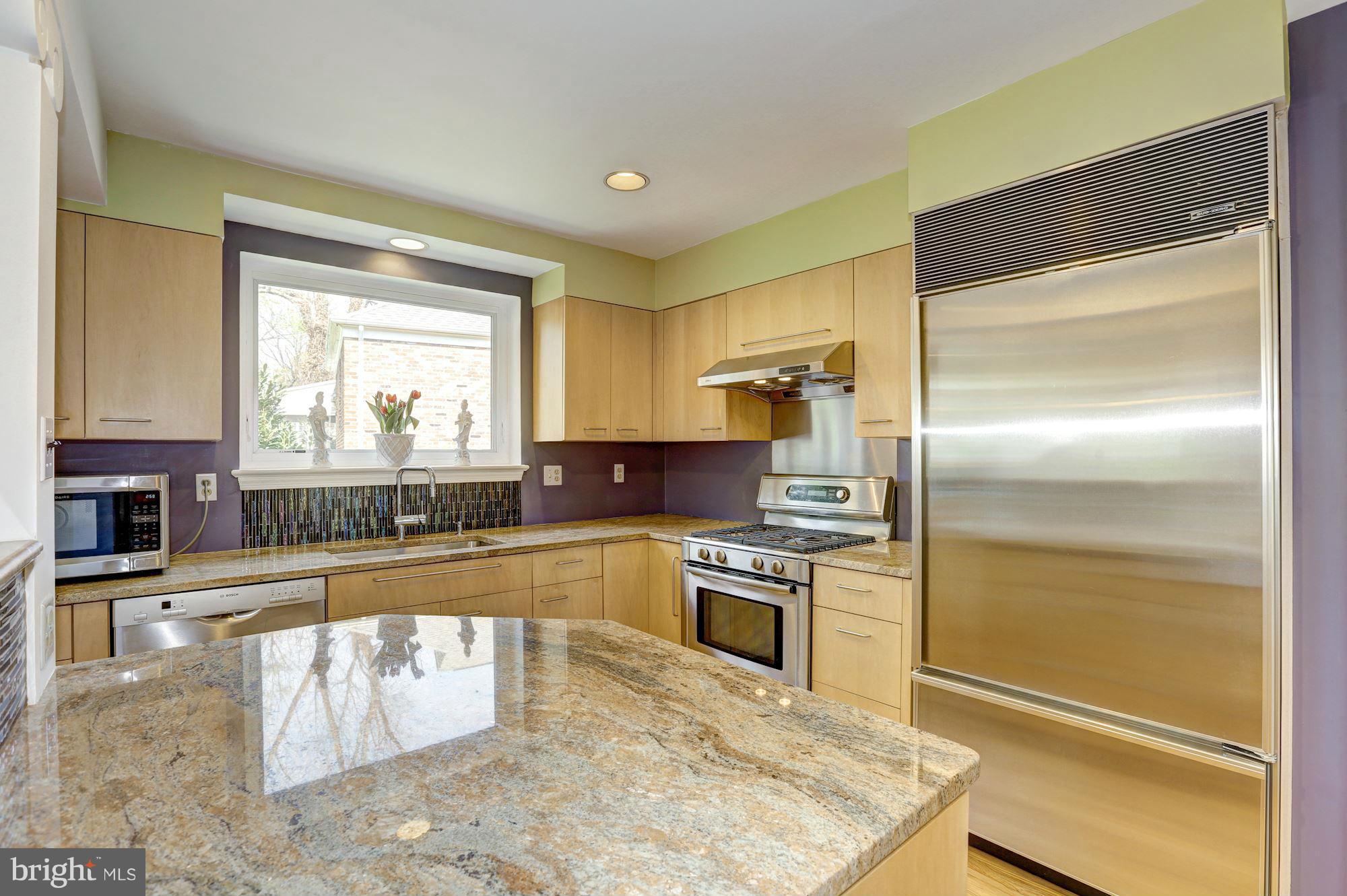 5701 Newington Road Bethesda, MD 20816 - Photo 7 of 30 Kitchen