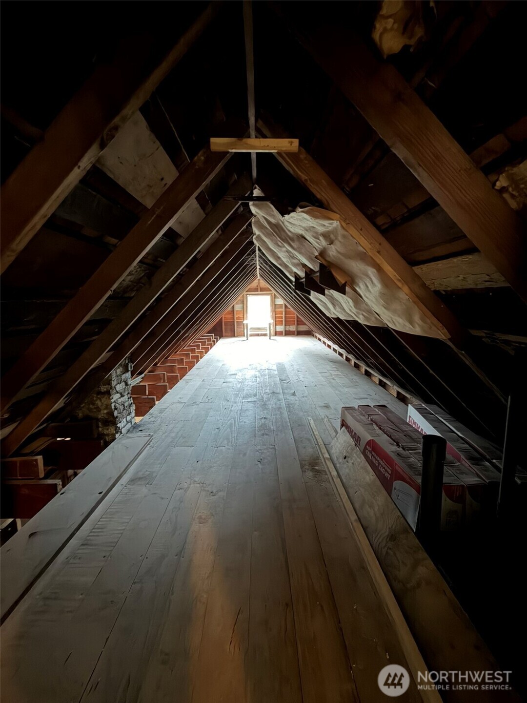 809 West Market Street Aberdeen, WA 98520 - Photo 33 of 39 a close up of air conditioner