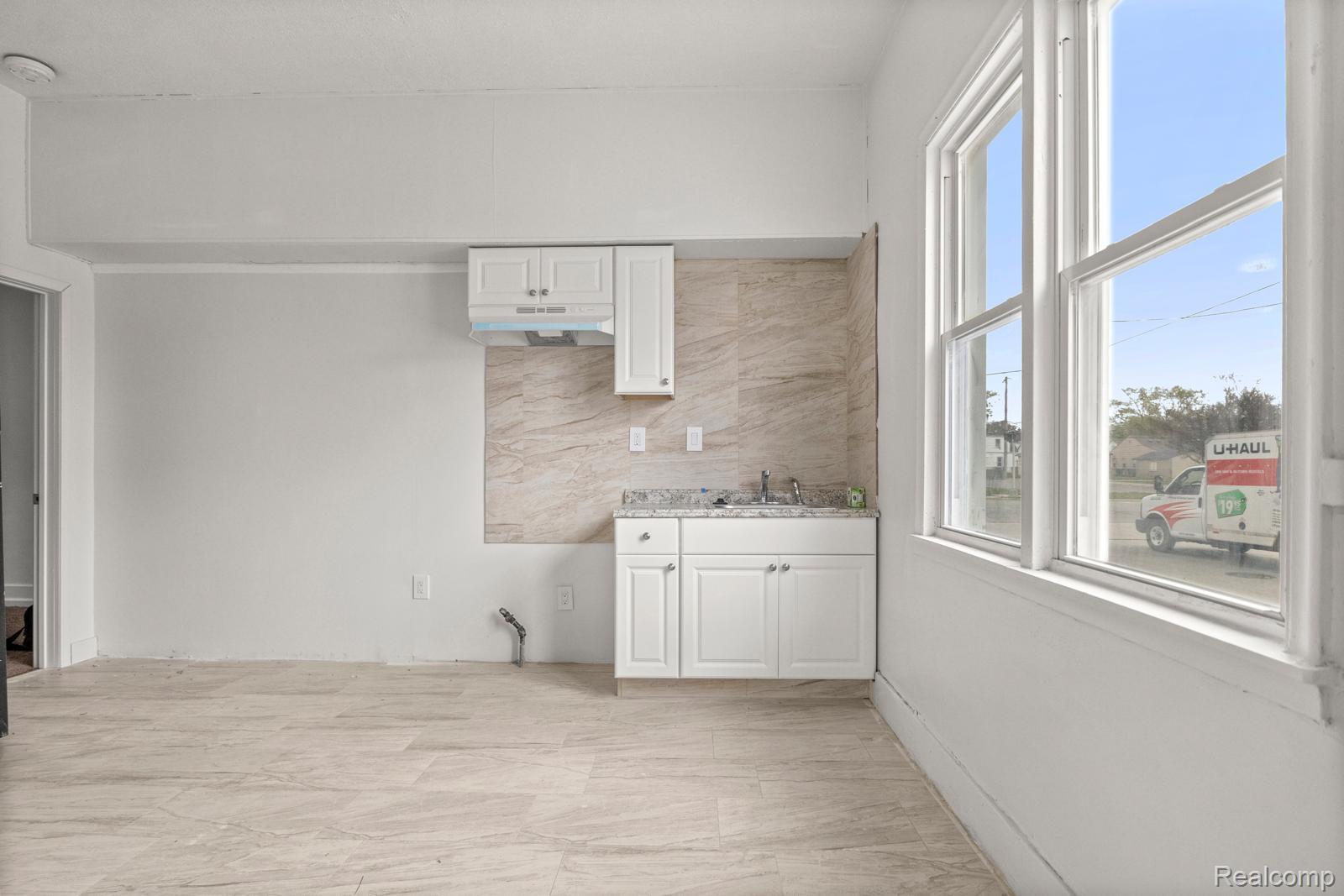 6203 Chase Road Dearborn, MI 48126 - Photo 3 of 8 6203 Chase Studio (3).jpeg