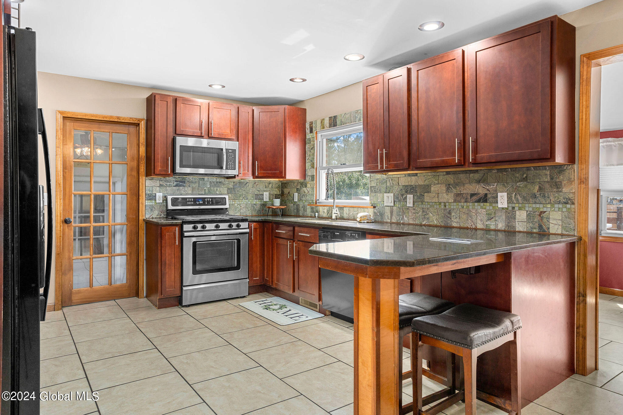 686 Watervliet Shaker Road Latham, NY 12110 - Photo 6 of 34 Kitchen