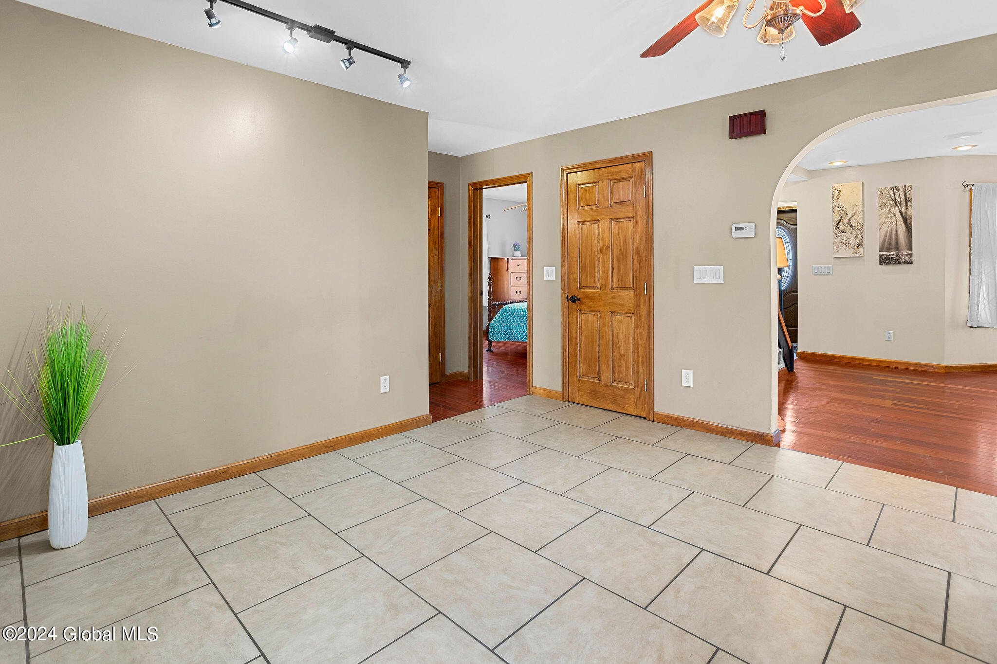 686 Watervliet Shaker Road Latham, NY 12110 - Photo 10 of 34 .