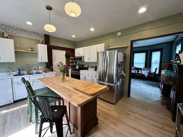 $2,550 | 79 Lawler Street, Holyoke, MA 01040