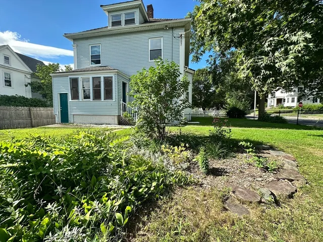 $2,550 | 79 Lawler Street, Holyoke, MA 01040