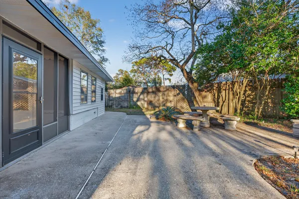 $2,200 | 420 Paradise Road, Niceville, FL 32578