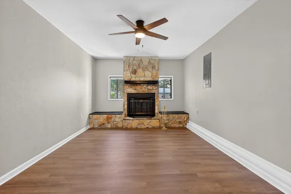 $2,200 | 420 Paradise Road, Niceville, FL 32578