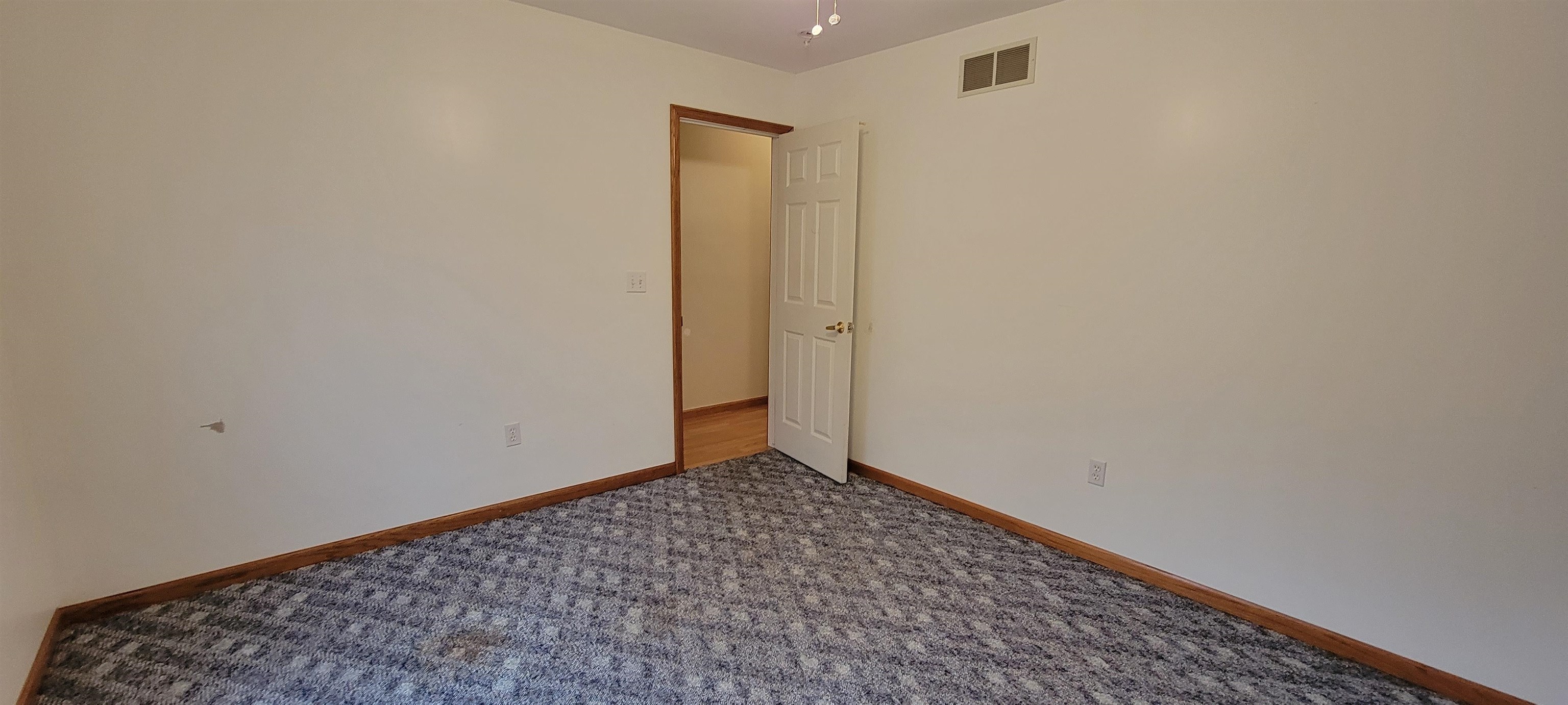 5469 Deland Road Flushing, MI 48433 - Photo 28 of 44 50103972-29.JPG