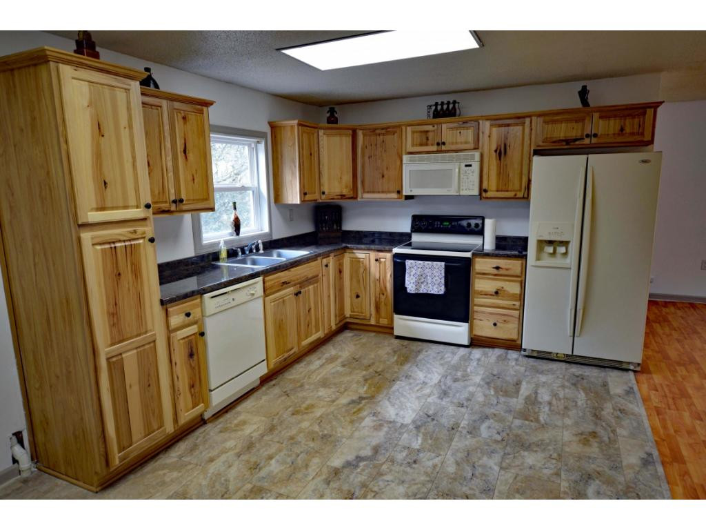 359 Hodge Branch Road Elizabethton, TN 37643 - Photo 8 of 21 Kitchen