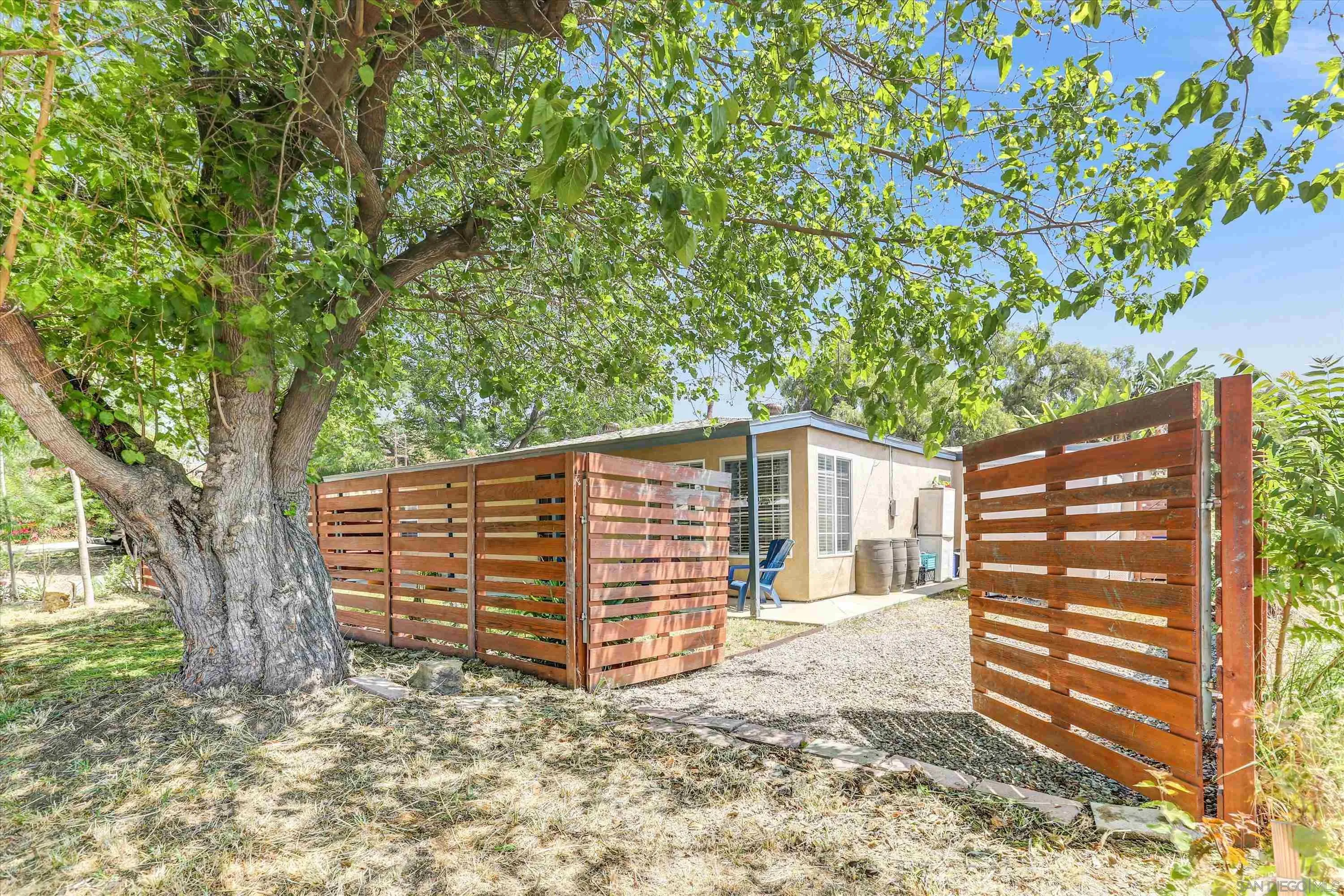 2731 Bancroft Drive Spring Valley, CA 91977 - Photo 4 of 27