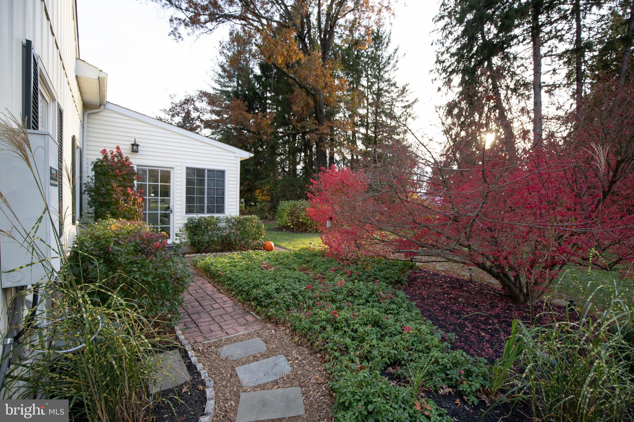 153 Ash Way Doylestown, PA 18901 - Photo 3 of 74