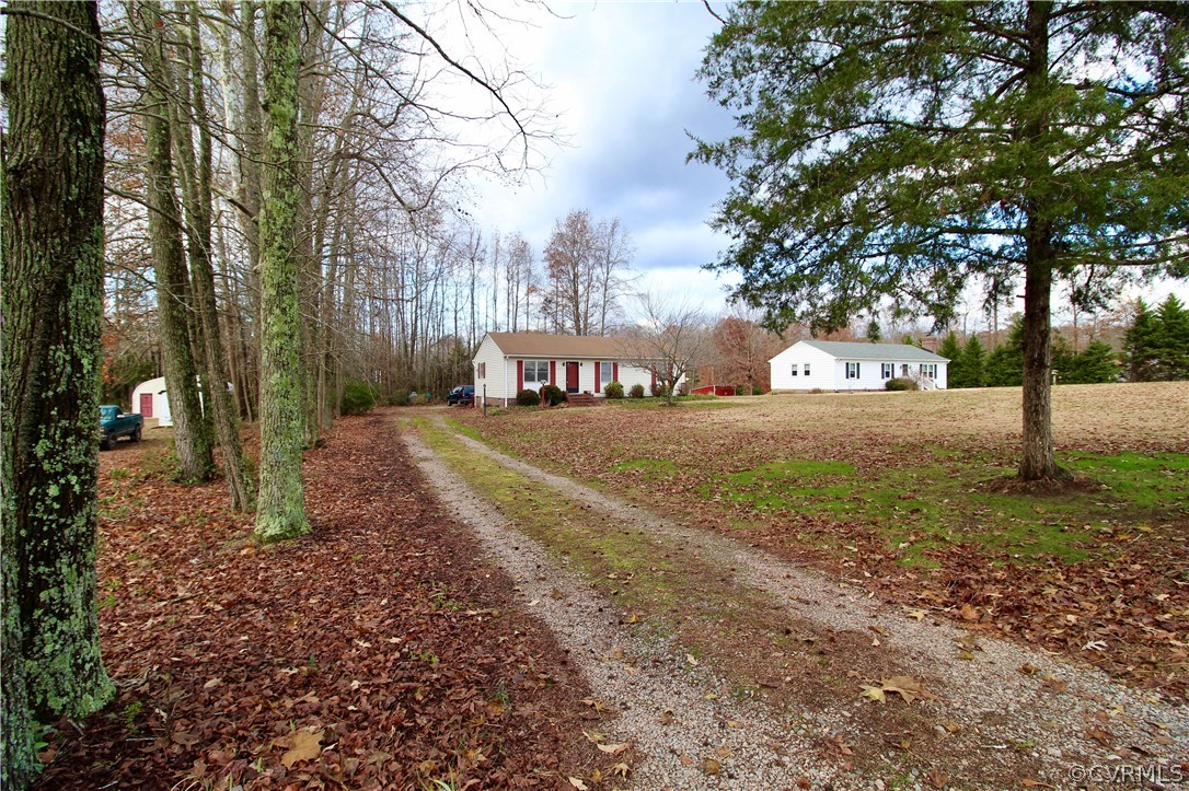 11250 Cosby Mill Road New Kent, VA 23124 - Photo 4 of 26 Gallery Image 4