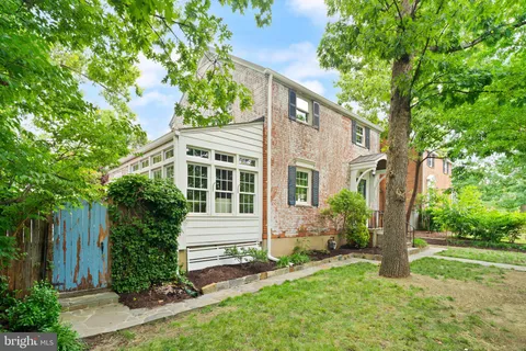 $1,115,000 | 4843 Arlington Boulevard, Arlington, VA 22203