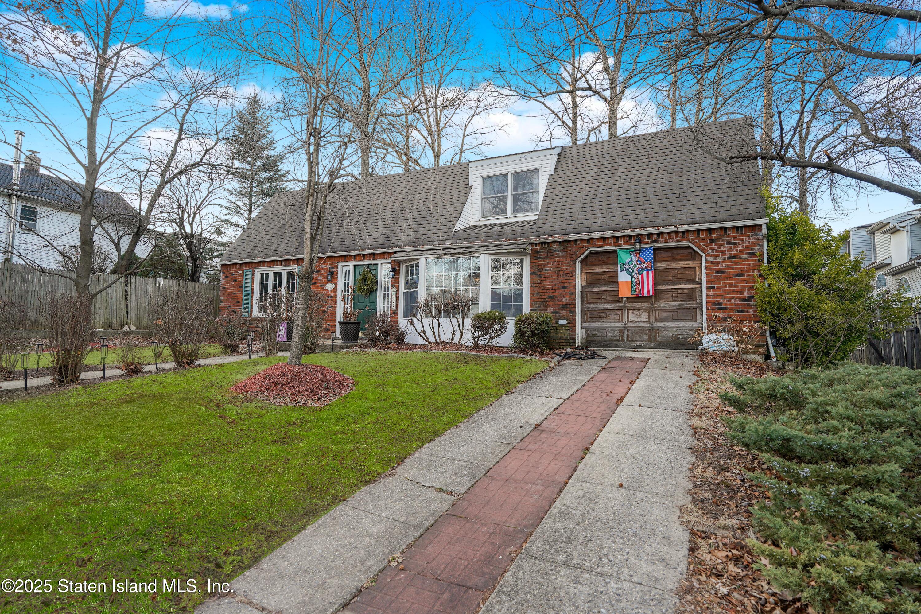 485 Woodrow Road Staten Island, NY 10312 - Photo 3 of 25 IMG_3346