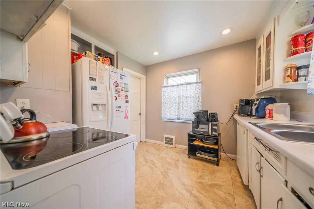3929 Strandhill Road Cleveland, OH 44128 - Photo 5 of 26 Gallery Image 5