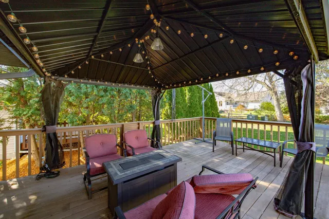 $299,900 | 1051 North Wuthering Hills Drive, Janesville, WI 53546