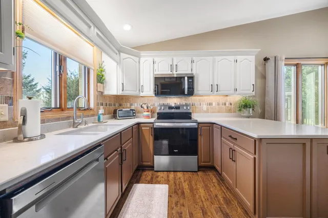 $299,900 | 1051 North Wuthering Hills Drive, Janesville, WI 53546