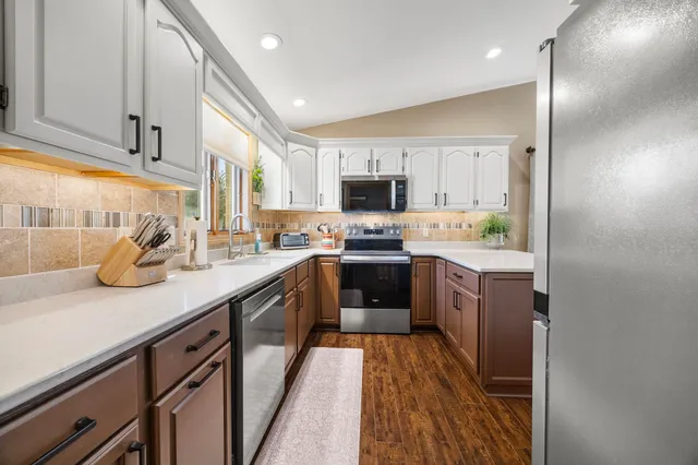 $299,900 | 1051 North Wuthering Hills Drive, Janesville, WI 53546