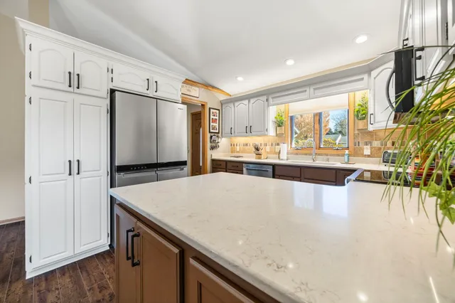 $299,900 | 1051 North Wuthering Hills Drive, Janesville, WI 53546