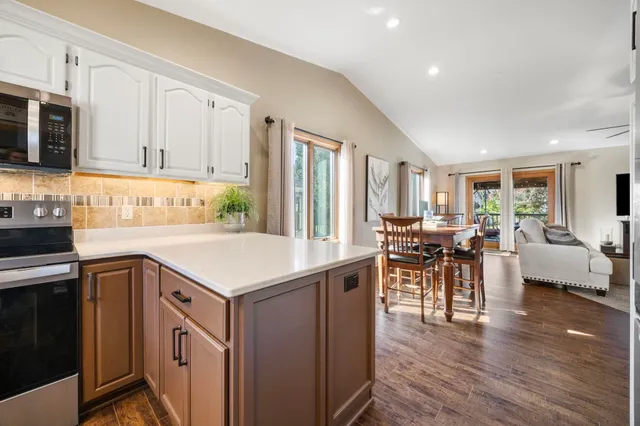 $299,900 | 1051 North Wuthering Hills Drive, Janesville, WI 53546