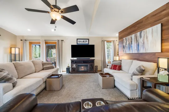 $299,900 | 1051 North Wuthering Hills Drive, Janesville, WI 53546