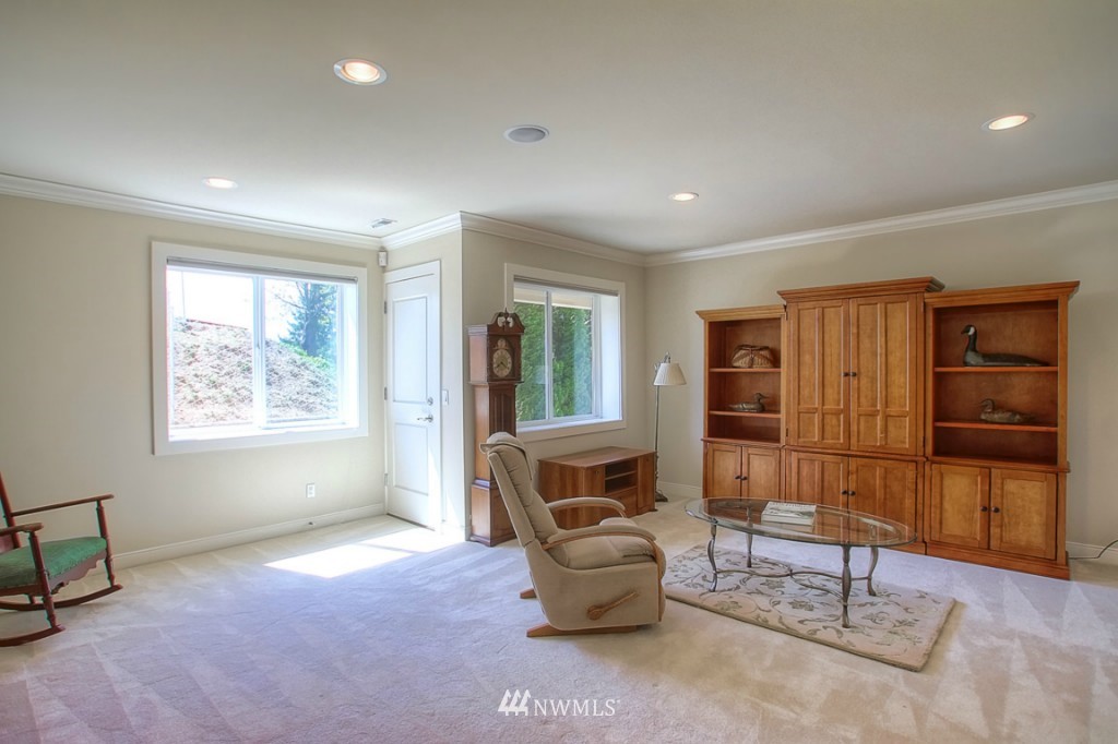 1925 Jones Avenue Northeast Renton, WA 98056 - Photo 14 of 15