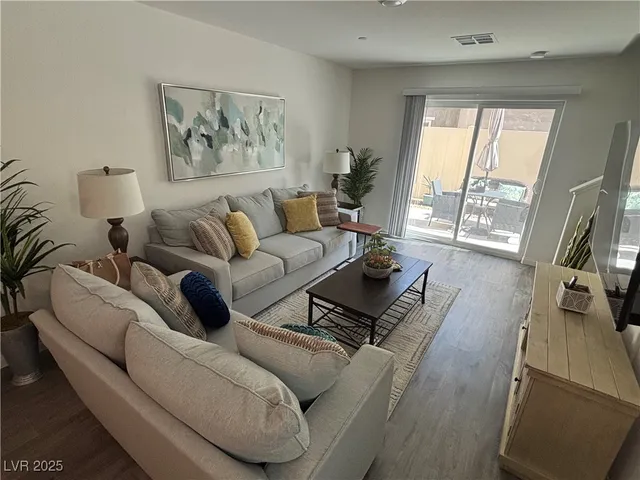 $369,990 | 2872 Atomic Tangerine Way, Unit 4, Las Vegas, NV 89183