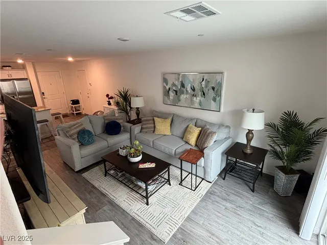 $369,990 | 2872 Atomic Tangerine Way, Unit 4, Las Vegas, NV 89183