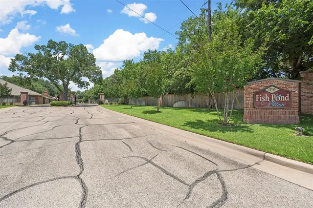 $325,000 | 95 Village Circle, Waco, TX 76710