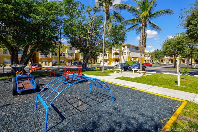 $2,300 | 8814 West Flagler Street, Unit 218, Miami, FL 33174