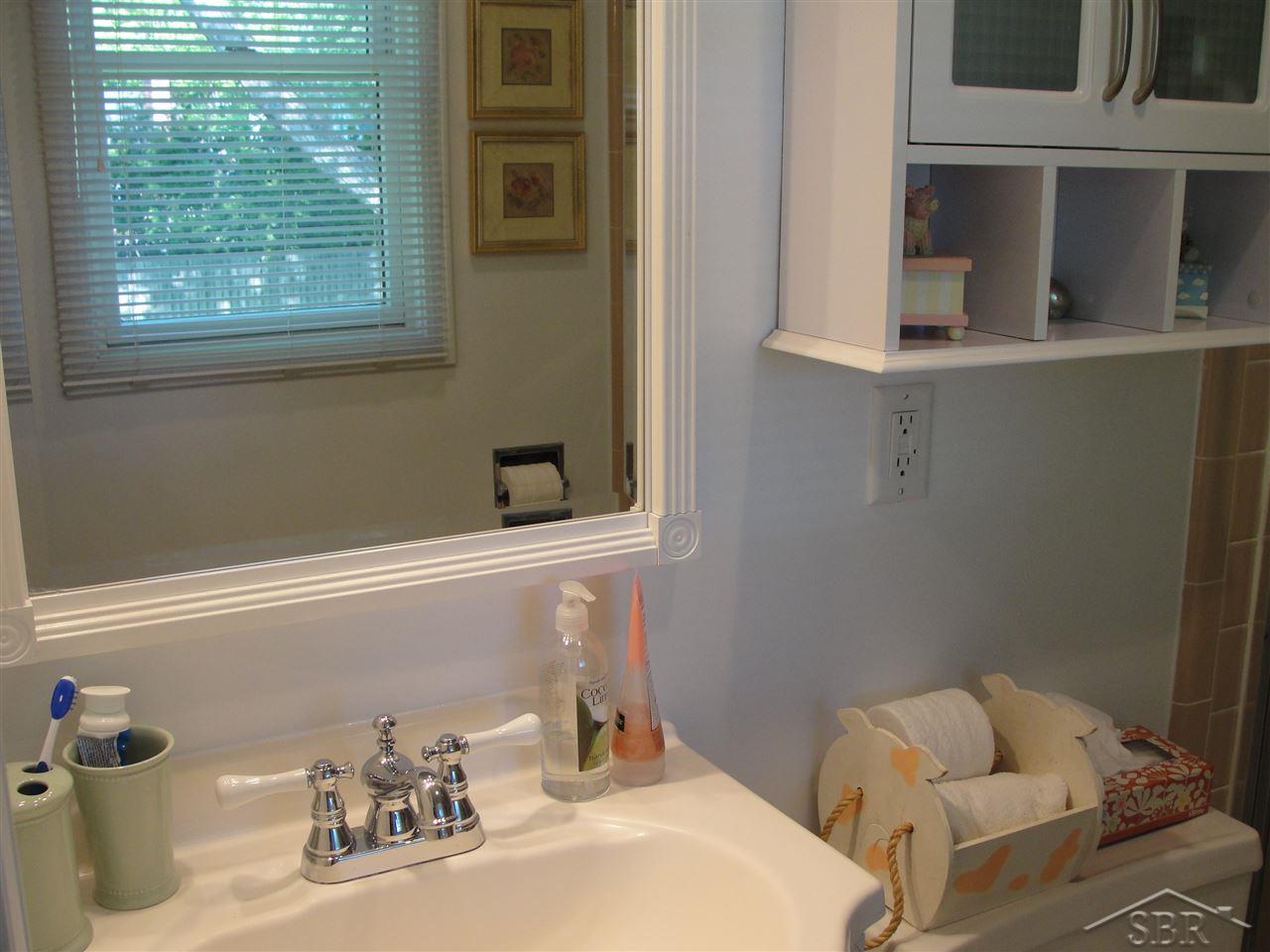 671 Stoneham Road Saginaw, MI 48638 - Photo 32 of 49 31311634-32.JPG