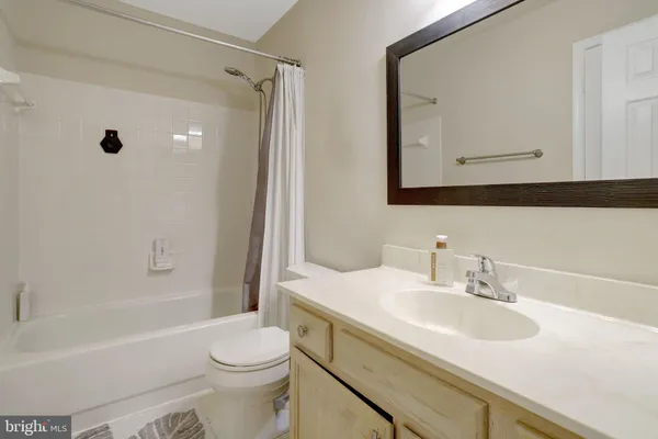 $725,000 | 5715 Clapham Road, Alexandria, VA 22315