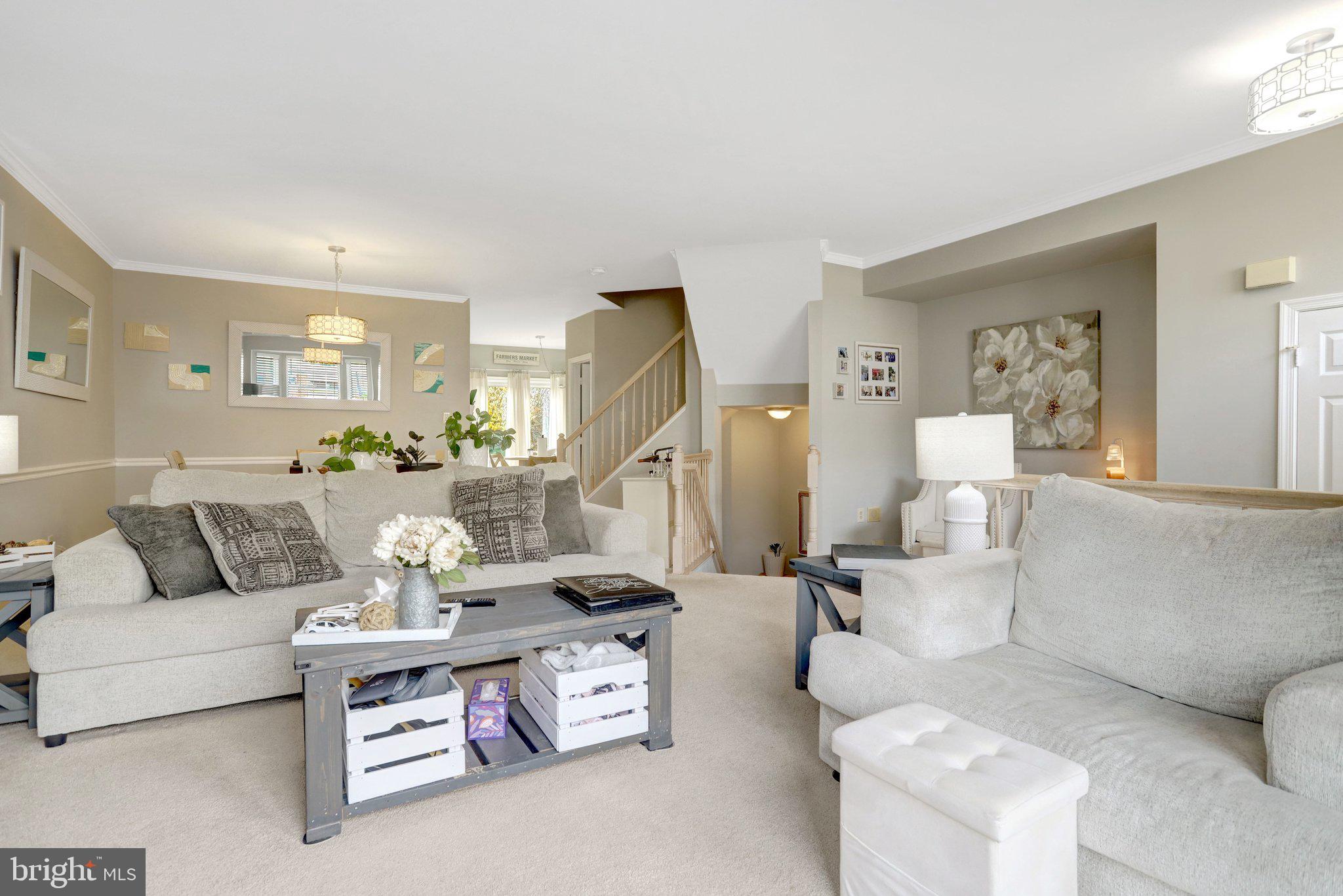 5715 Clapham Road Alexandria, VA 22315 - Photo 4 of 44