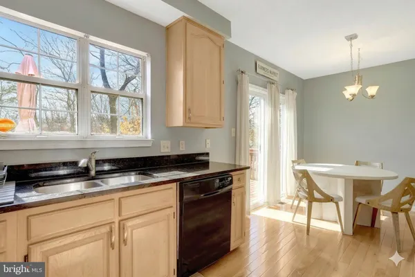 $725,000 | 5715 Clapham Road, Alexandria, VA 22315