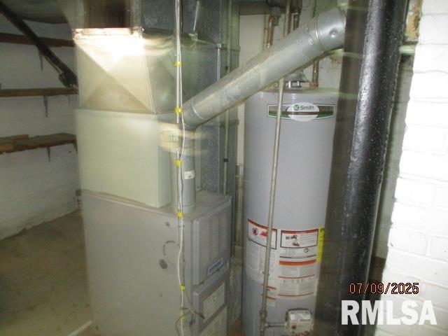 507 Waverly Road Davenport, IA 52804 - Photo 11 of 14 Gallery Image 11